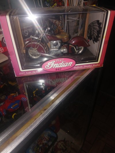 Indian 1942 Motorcycle 1/6 Scale Model